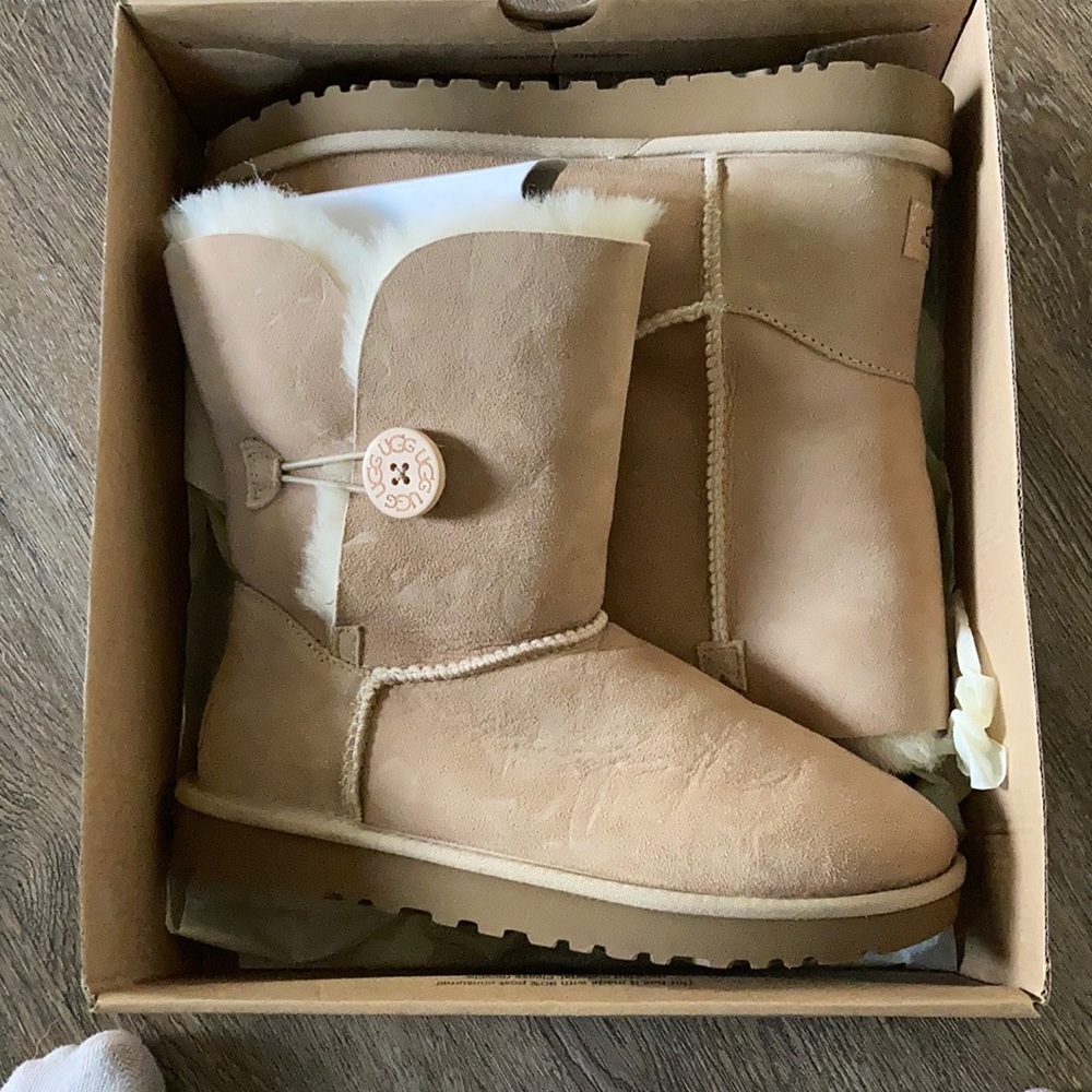 Ugg’s New, Never Worn